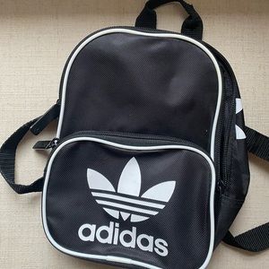SMALL ADIDAS BACKPACK!!